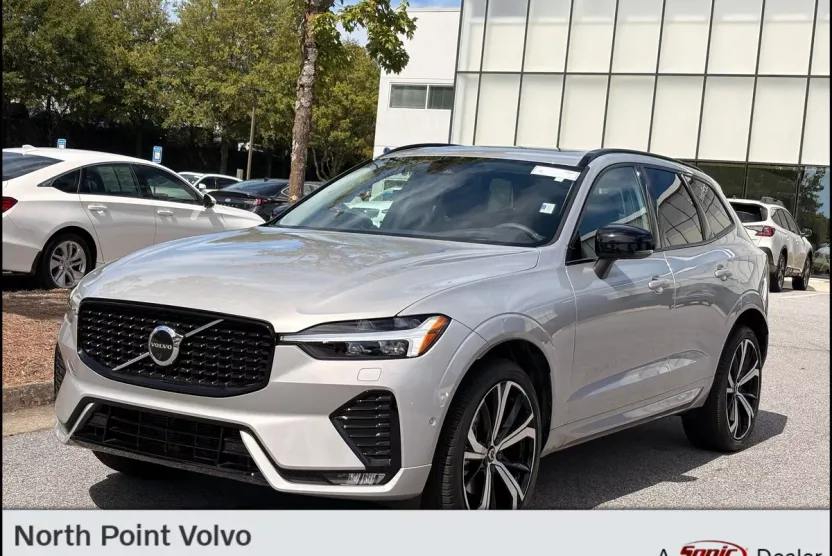 2023 Volvo XC60 B5 Ultimate photo 1