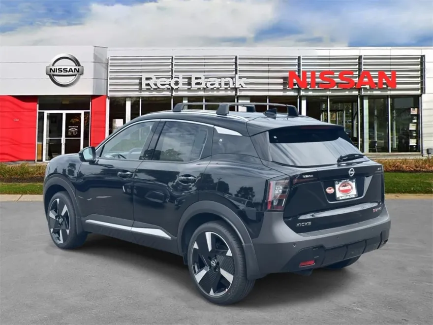 2025 Nissan Kicks SR photo 1