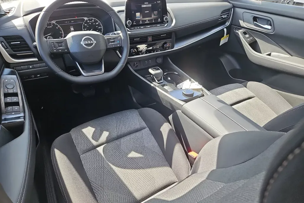 2026 Nissan Rogue SV photo 1