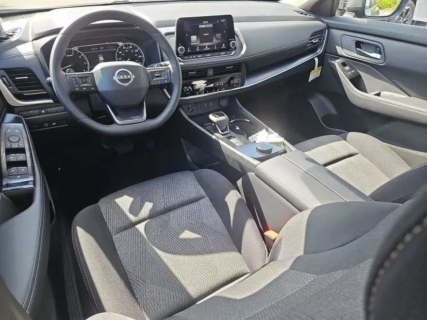 2026 Nissan Rogue SV photo 1