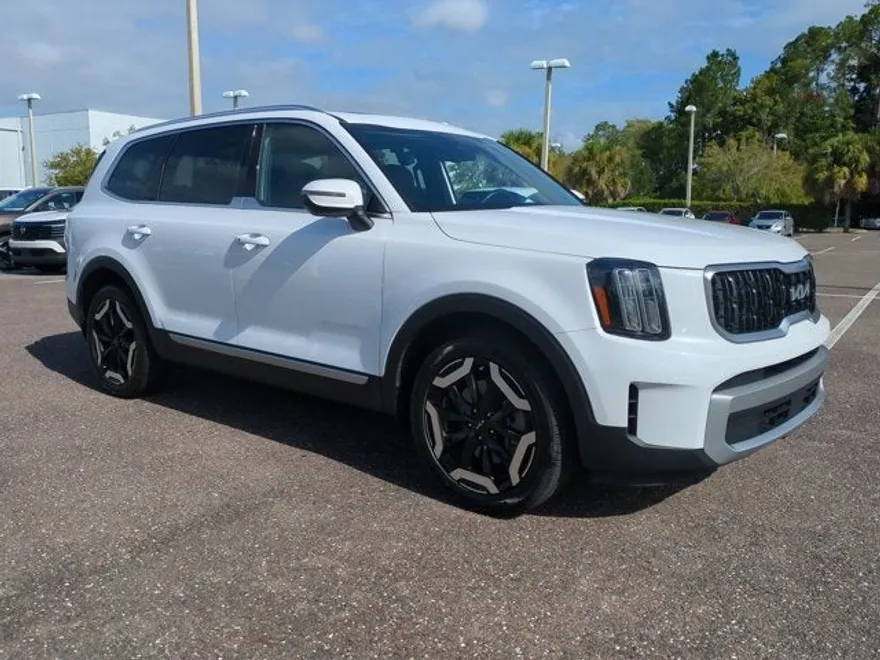 2023 Kia Telluride EX photo 1