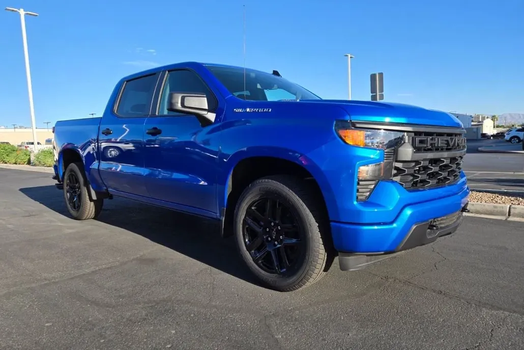 2026 Chevrolet Silverado 1500 Custom photo 1