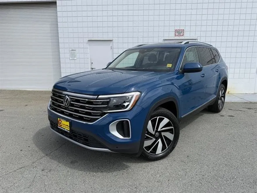 2025 Volkswagen Atlas SEL photo 1