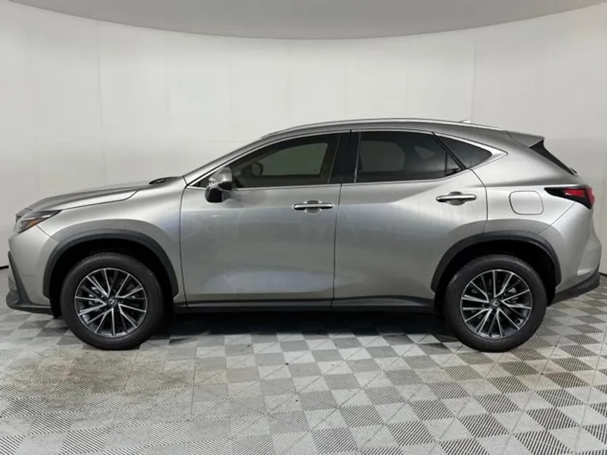2025 Lexus NX 250 photo 1