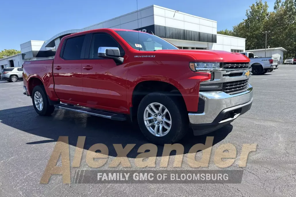 2022 Chevrolet Silverado 1500 LT photo 1