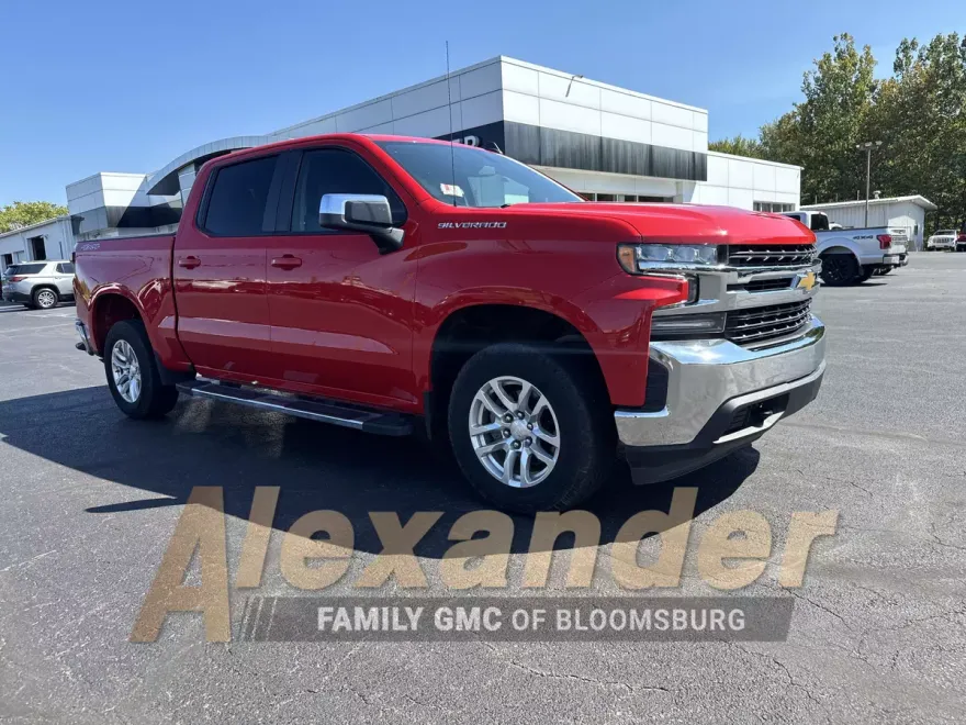 2022 Chevrolet Silverado 1500 LT photo 1
