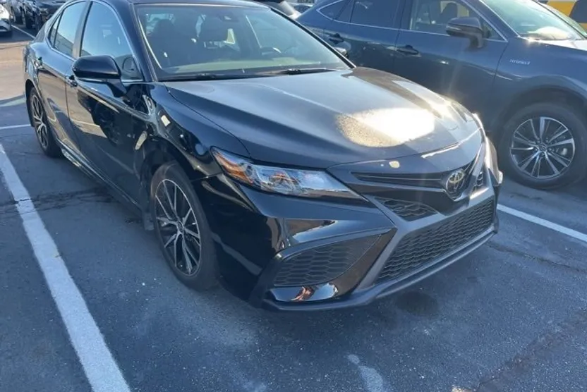 2023 Toyota Camry SE photo 1