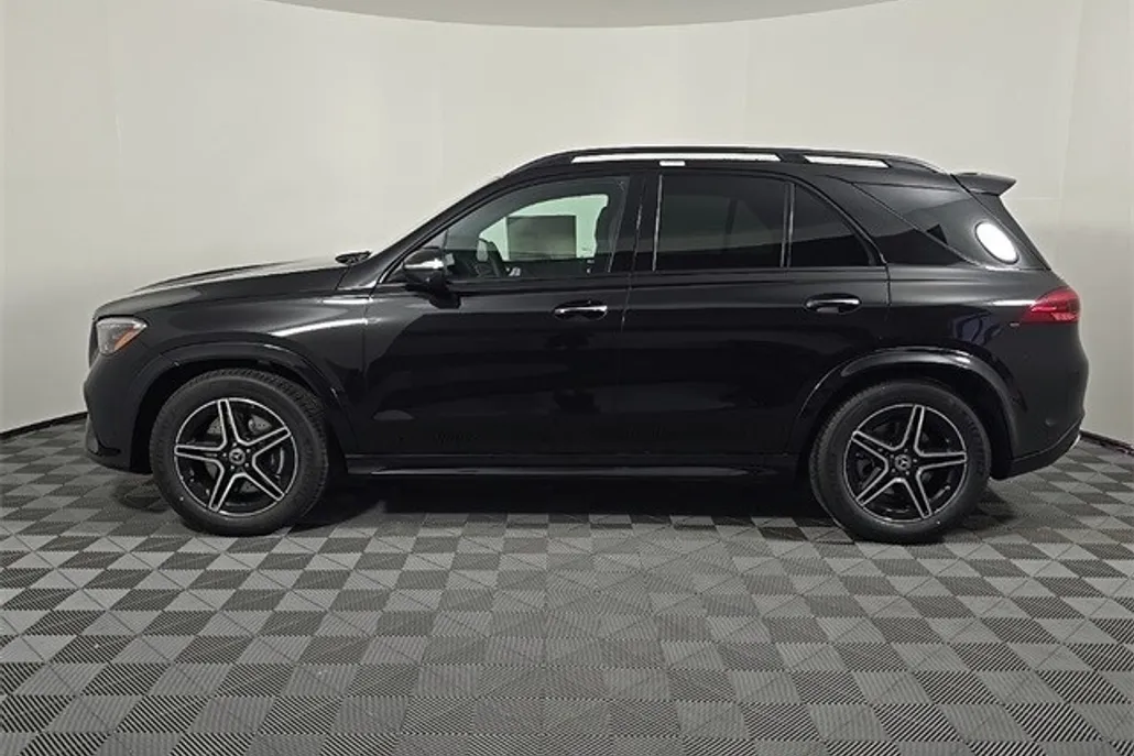 2026 Mercedes Benz GLE 580 4MATIC photo 1