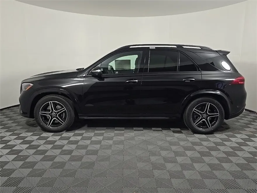 2026 Mercedes Benz GLE 580 4MATIC photo 1