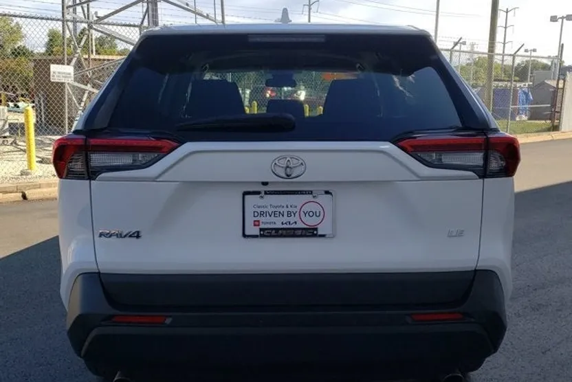 2024 Toyota RAV4 LE photo 1