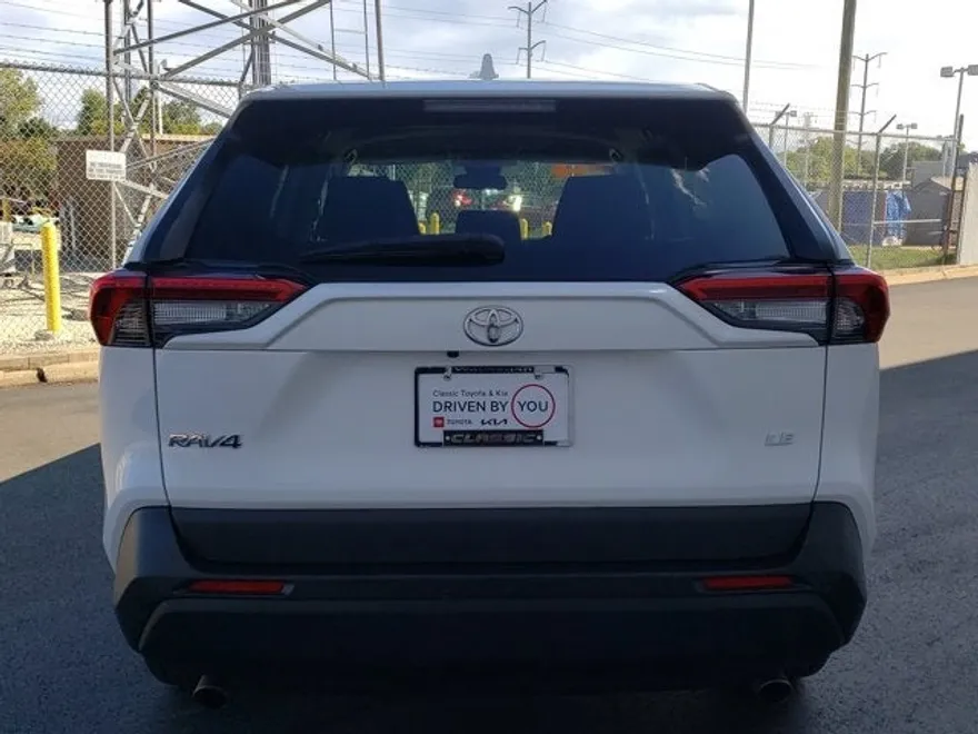 2024 Toyota RAV4 LE photo 1