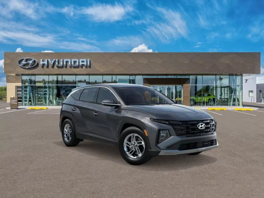 2026 Hyundai Tucson SE photo 1
