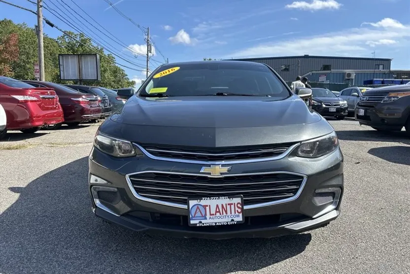 2016 Chevrolet Malibu 1LT photo 1