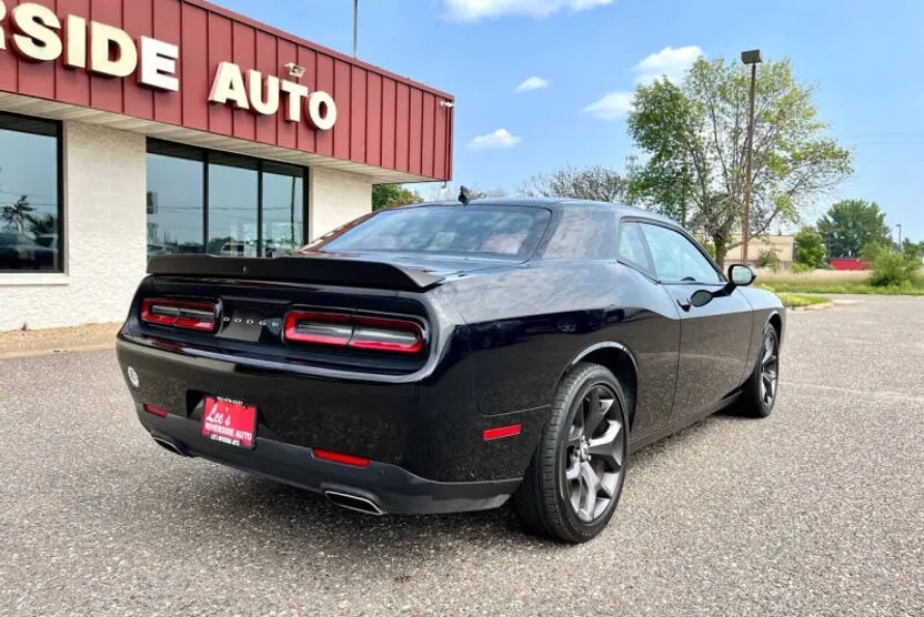 2018 Dodge Challenger SXT Plus photo 1