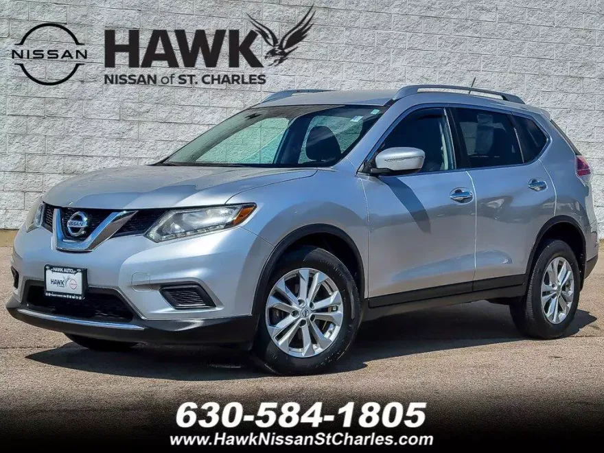 2015 Nissan Rogue SV photo 1