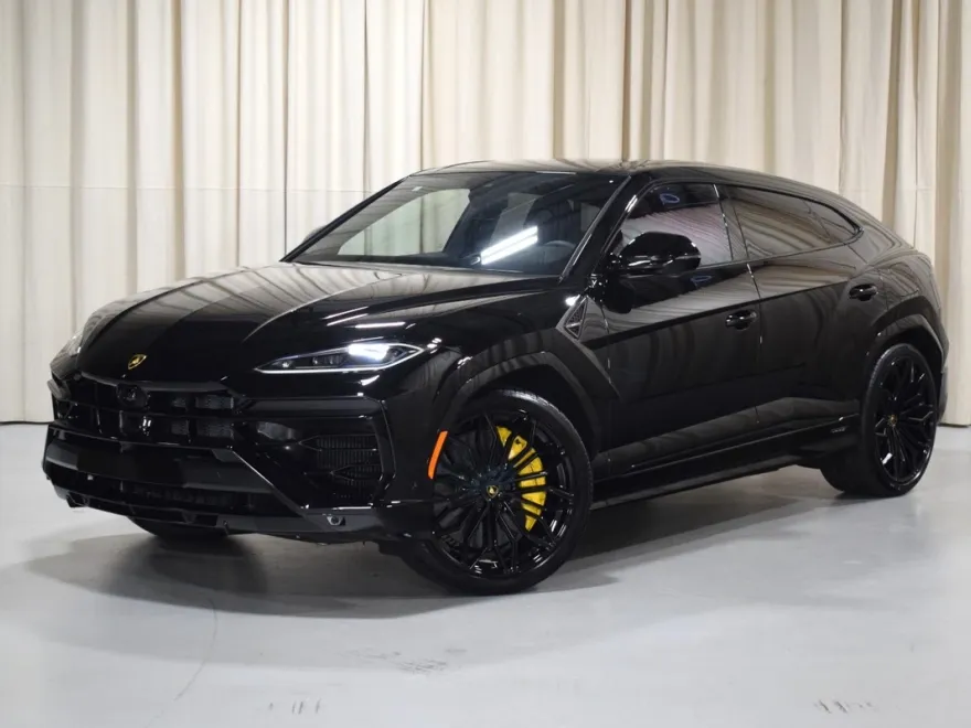 2025 Lamborghini Urus SE photo 1