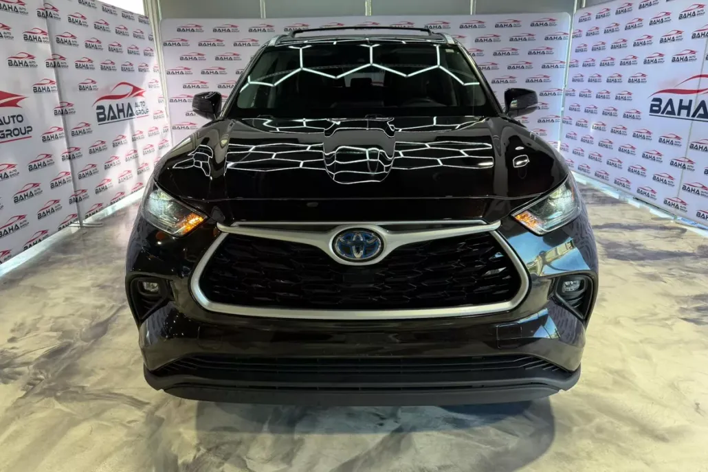 2021 Toyota Highlander Hybrid XLE photo 1