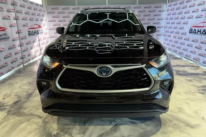 2021 Toyota Highlander Hybrid XLE photo 1