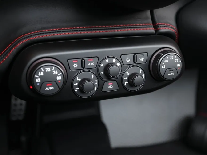 2015 Ferrari 458 Spider Base photo 35