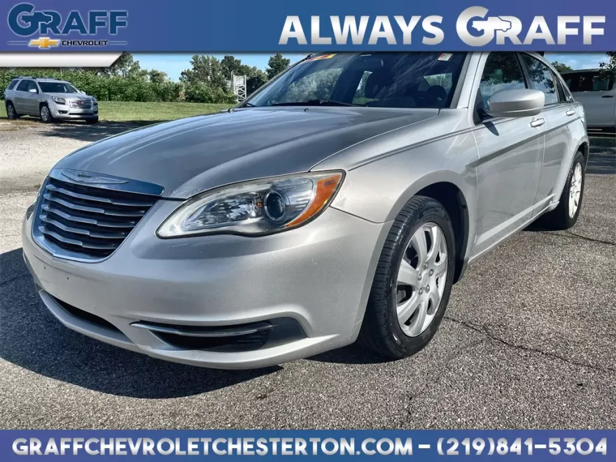 2012 Chrysler 200 LX photo 1