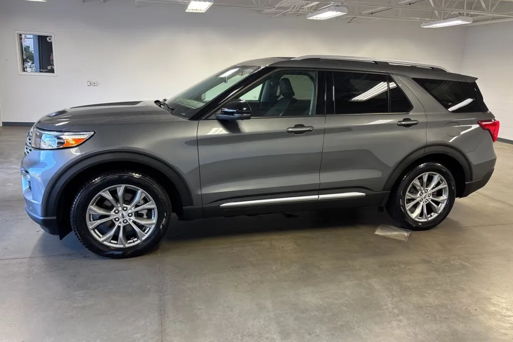 2022 Ford Explorer Limited photo 1
