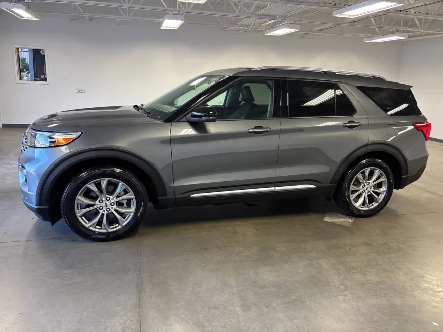2022 Ford Explorer Limited photo 1