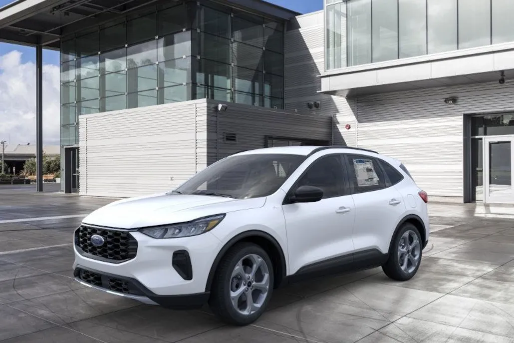 2025 Ford Escape Hybrid ST-Line photo 1