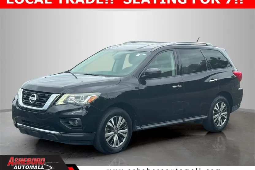 2018 Nissan Pathfinder SV photo 1