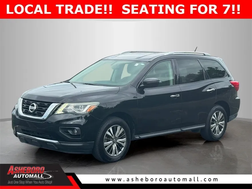 2018 Nissan Pathfinder SV photo 1