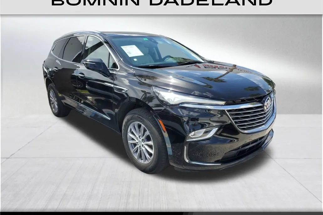 2023 Buick Enclave Essence photo 1