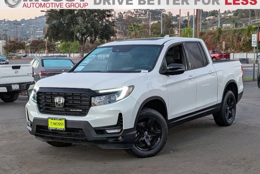 2023 Honda Ridgeline Black Edition photo 1