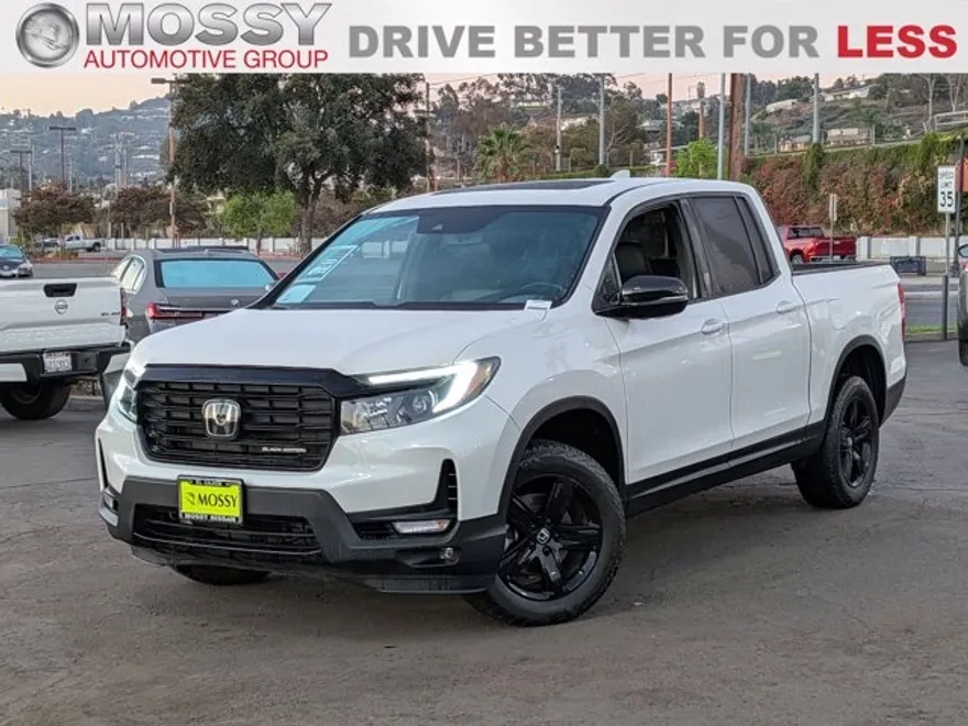 2023 Honda Ridgeline Black Edition photo 1