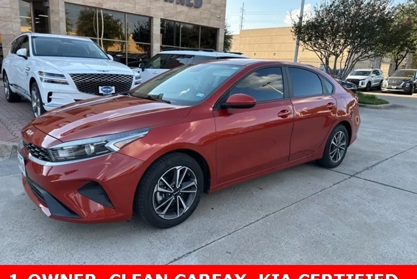 2023 Kia Forte LXS photo 1
