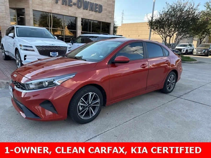 2023 Kia Forte LXS photo 1
