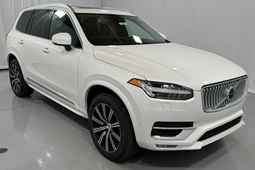 2025 Volvo XC90 Plus photo 1