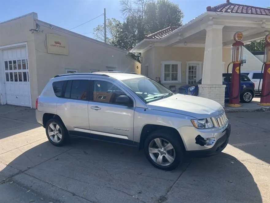 2012 Jeep Compass Sport photo 1