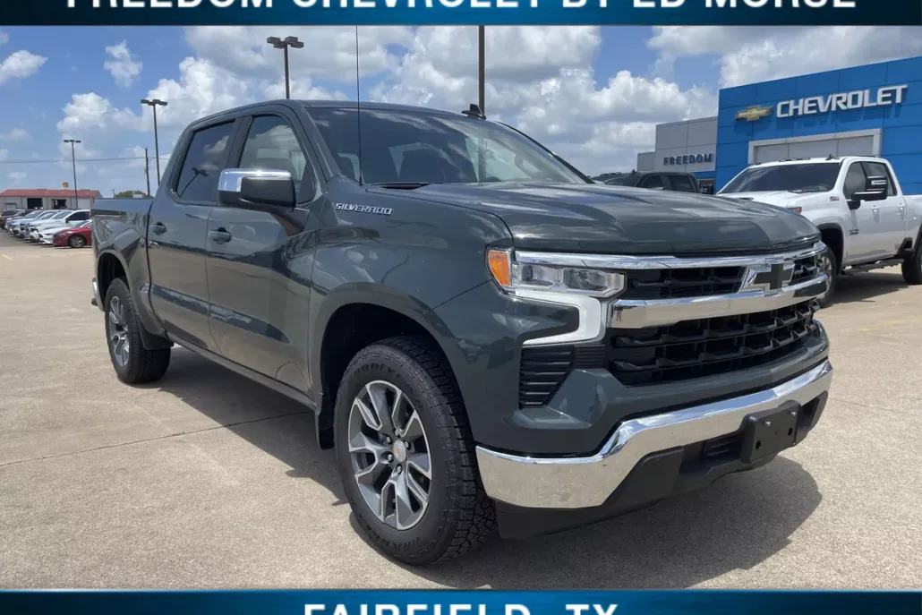 2025 Chevrolet Silverado 1500 LT photo 1