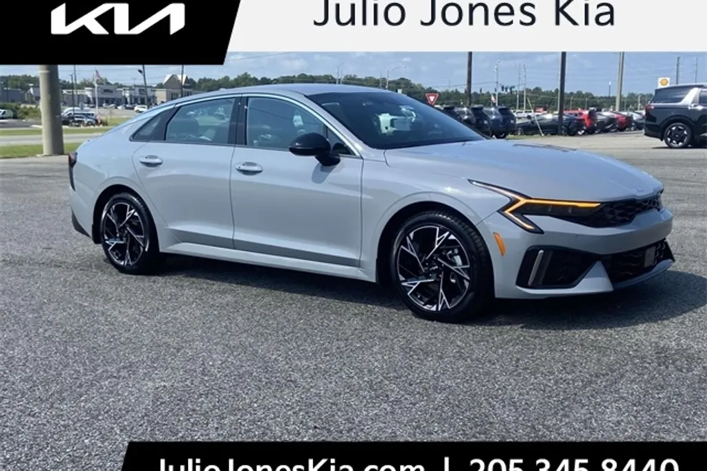 2025 Kia K5 GT-Line photo 1