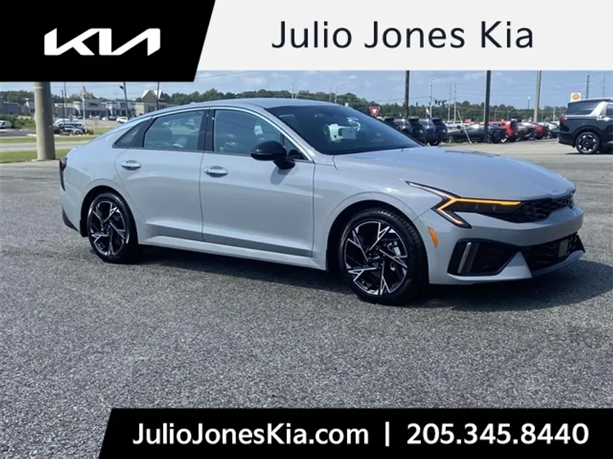 2025 Kia K5 GT-Line photo 1