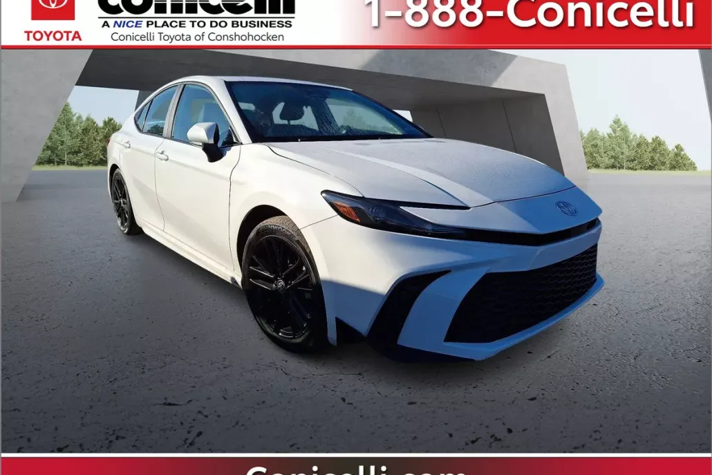 2025 Toyota Camry SE photo 1