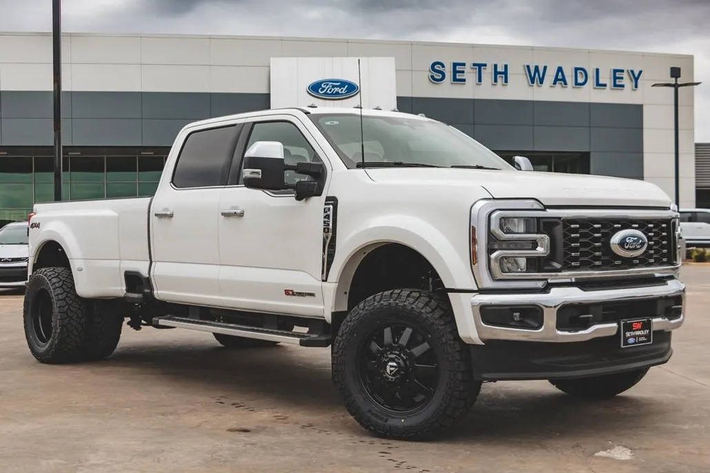 2025 Ford F-450 photo 1