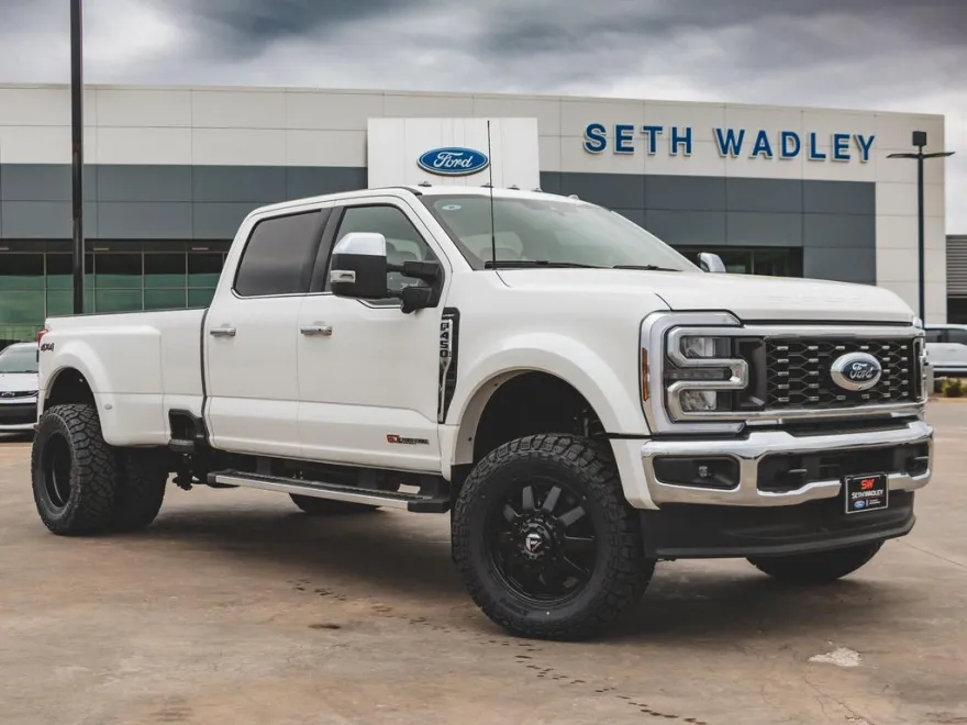 2025 Ford F-450 photo 1