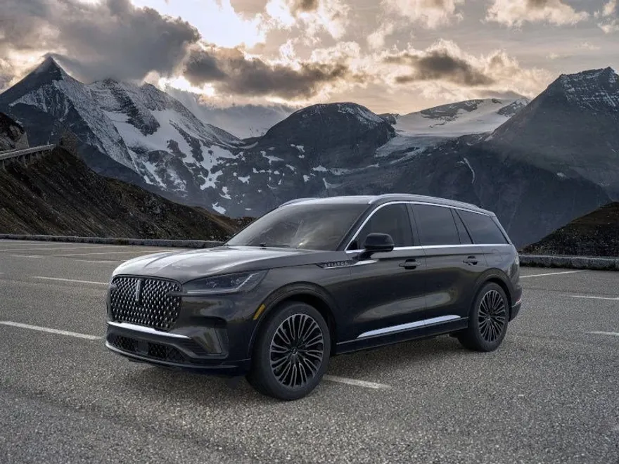 2025 Lincoln Aviator Black Label photo 1