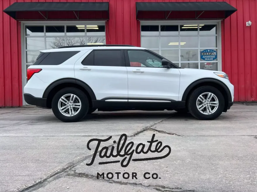 2021 Ford Explorer XLT photo 1