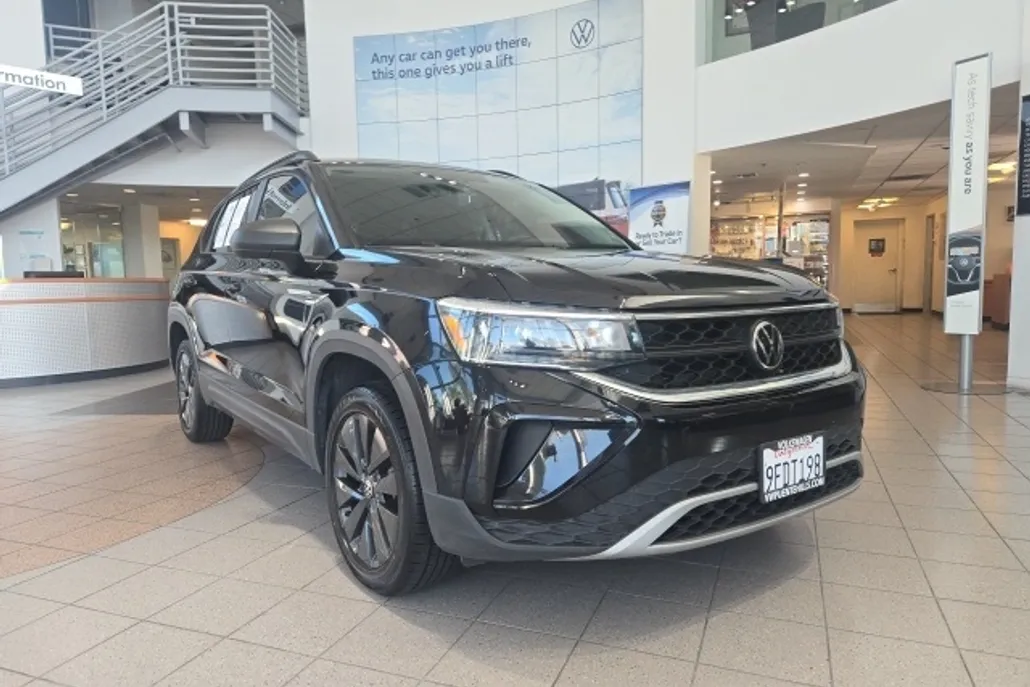 2023 Volkswagen Taos S photo 1