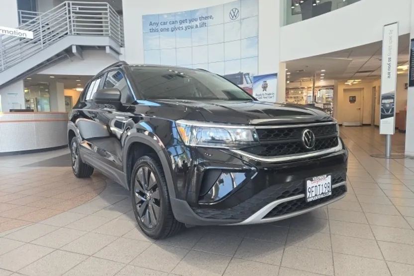 2023 Volkswagen Taos S photo 1
