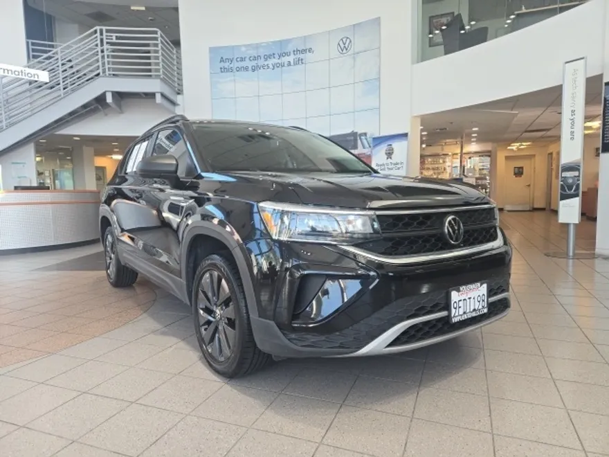 2023 Volkswagen Taos S photo 1