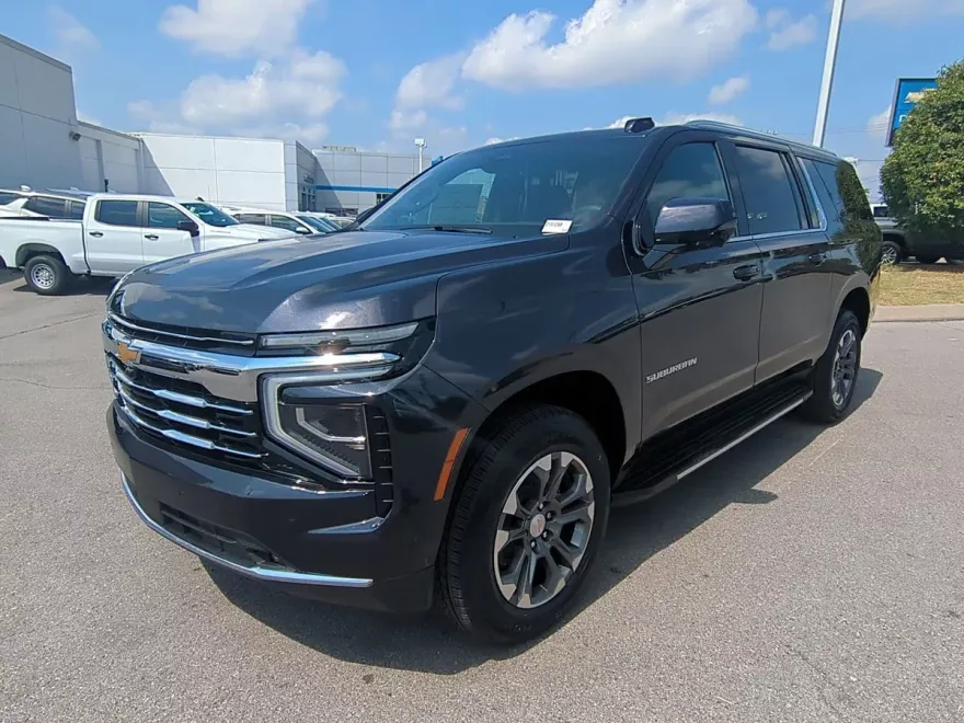 2025 Chevrolet Suburban LT photo 1