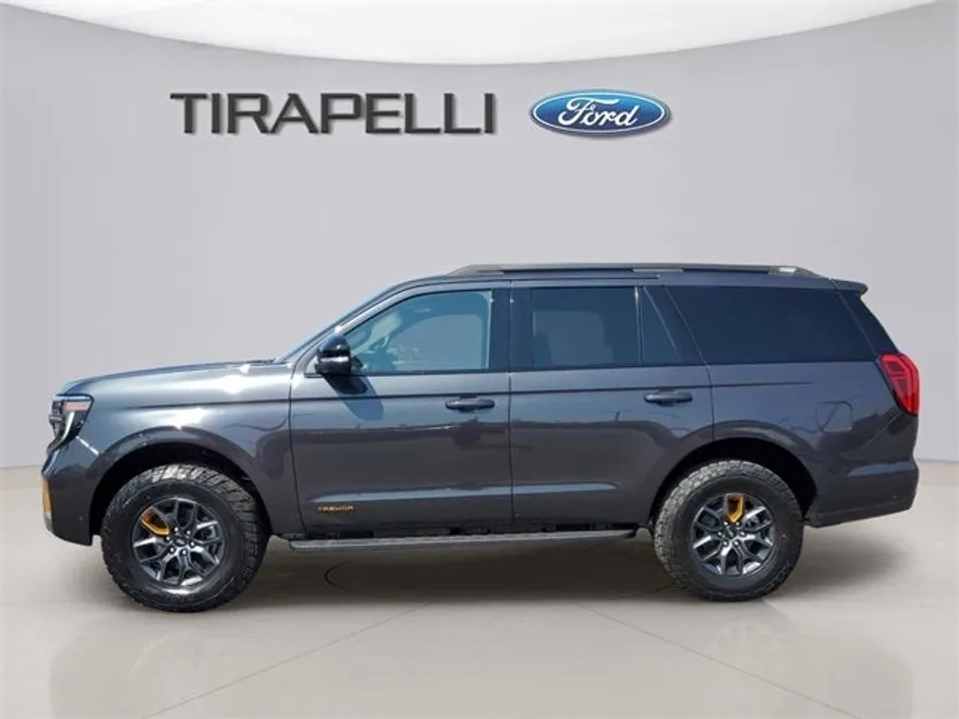 2025 Ford Expedition photo 1