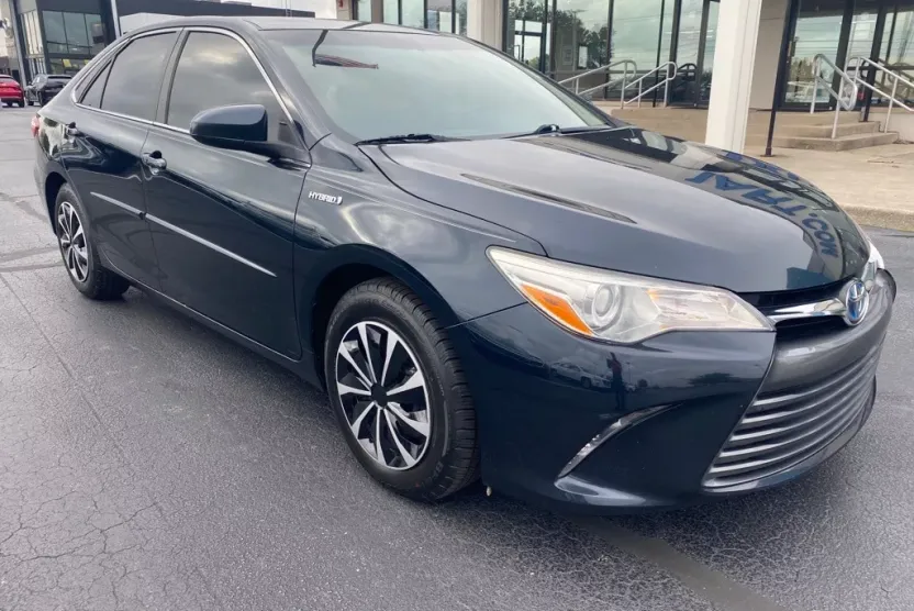 2016 Toyota Camry Hybrid photo 1